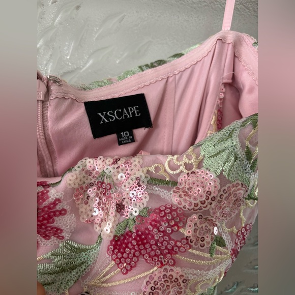 Xscape Gown - Picture 7 of 7